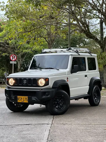 Suzuki Jimny 2023