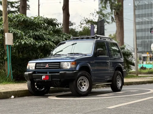 MITSUBISHI MONTERO V11 2005