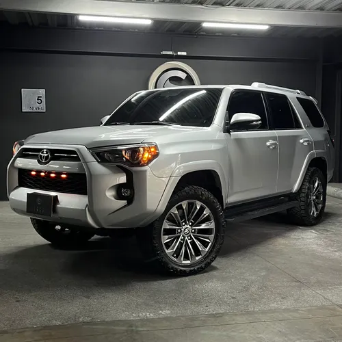 TOYOTA 4RUNNER SR5 2024