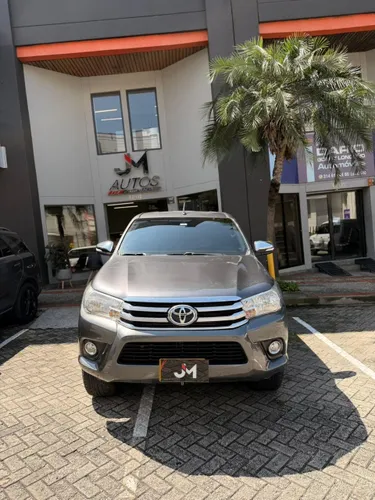 toyota hilux SRV 2017 2.8 diesel 
