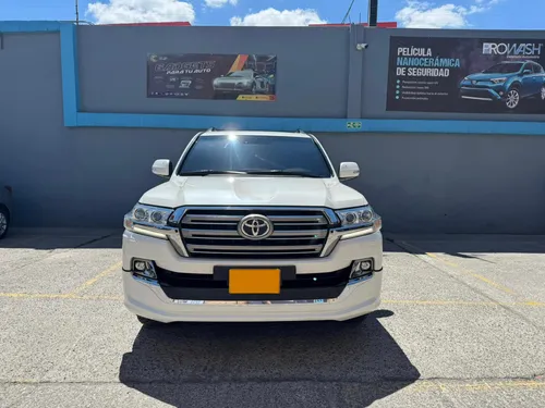 TOYOTA LC200 Sáhara GX.R