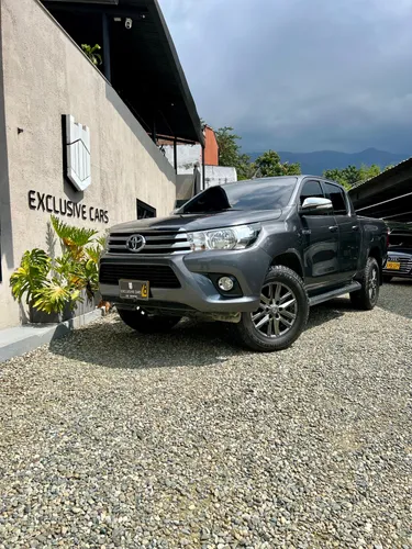TOYOTA HILUX SRV