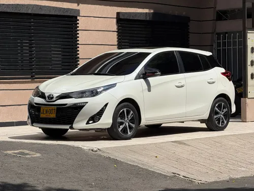 TOYOTA YARIS SPORT 2021
