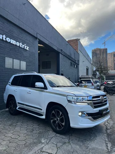 Toyota LC200 Sahara VX.S 5.7 2021 Blindada