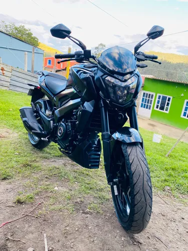 Bajaj Dominar 400 modelo 2023 matriculada en el 2024