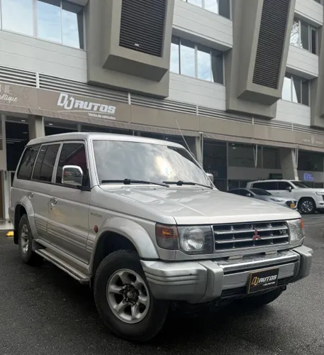 MITSUBISHI MONTERO