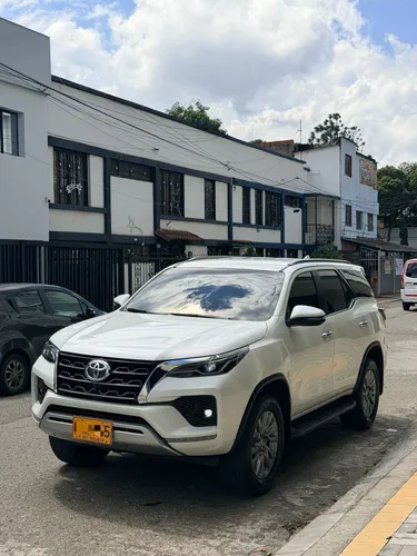 TOYOTA FORTUNER SRV  2022  FULL EQUIPO