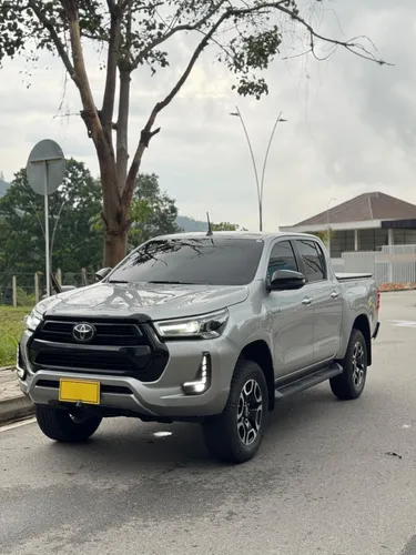 Toyota hilux SRX 2023 2.8 diesel 
