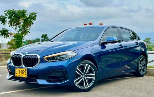 BMW 118i SPORT LINE  2021