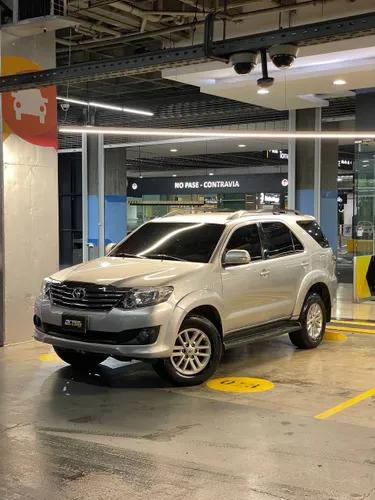 TOYOTA FORTUNER 4X4 2014