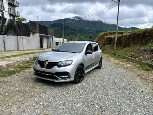 Renault Sandero RS 2.0