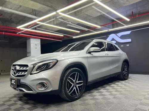 Mercedes-Benz Clase GLA 200 1.6 URBAN