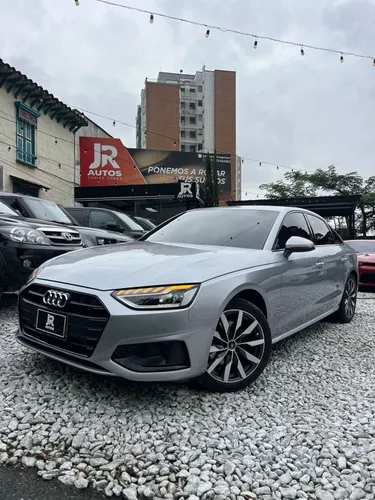 AUDI A4 PRESTIGE HÍBRIDO 2025