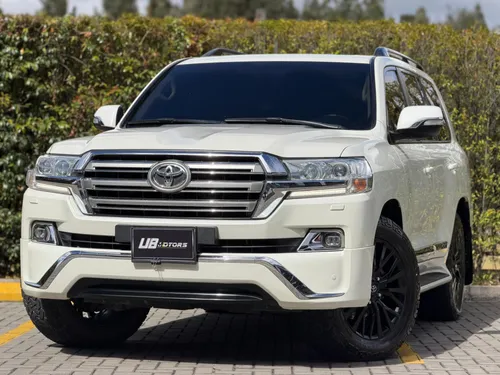 TOYOTA LAND CRUISER LC200 SÁHARA GXR ÁRABE