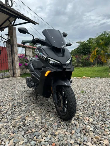 Victory Black Edición Maletero 2023