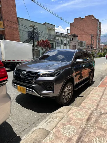 TOYOTA FORTUNER SRV 2.4 2022