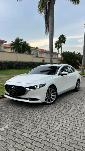 Mazda 3 Grand Touring Híbrido 2024