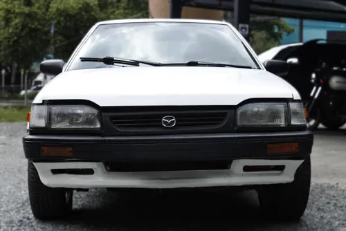 Mazda 323  Modelo 1994