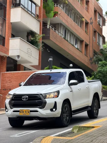 Toyota hilux 2021 diesel 2.4