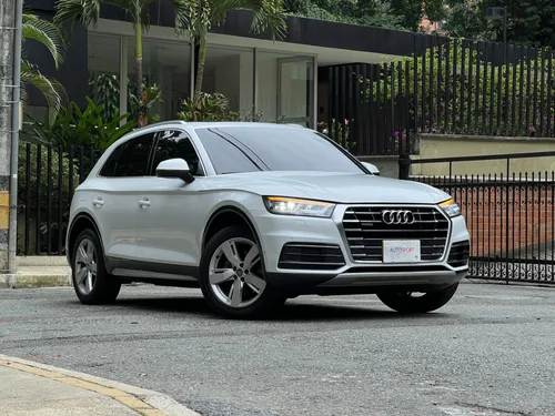 AUDI Q5 AMBITION 45 TFSI