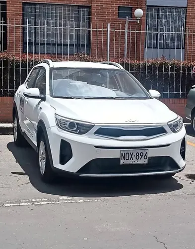 KIA STONIC HIBRIDO 2024