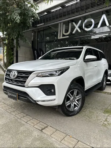 TOYOTA FORTUNER 2.4L SR