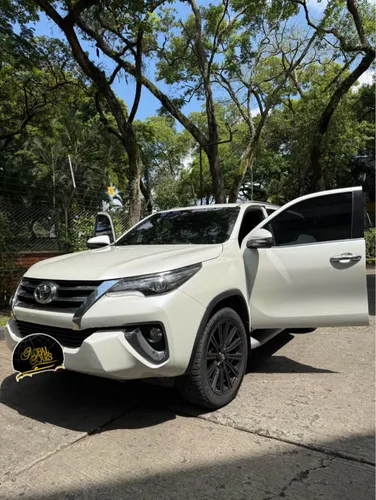 TOYOTA FORTUNER 2018 SRV 2.8