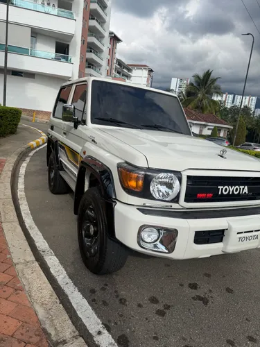 Toyota Land cruiser machito Grj-71  2022 edición especial 70 aniversario  Importado