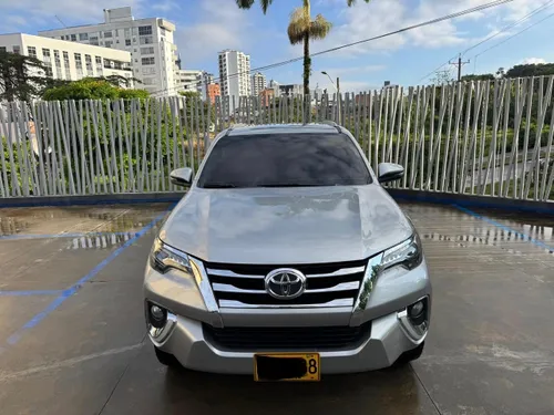 TOYOTA FORTUNER 2.8I SRV 4X4 DIESEL 