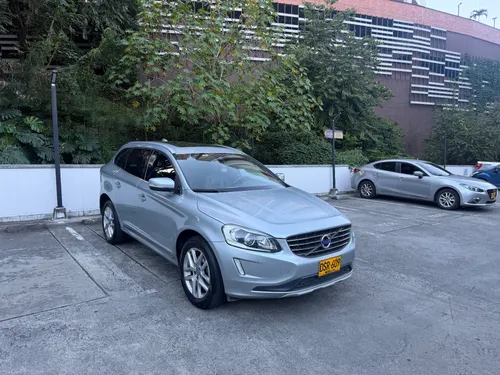 Volvo xc60 único dueo toda la pintura original con todos los mantenimientos en concesionario volvo
