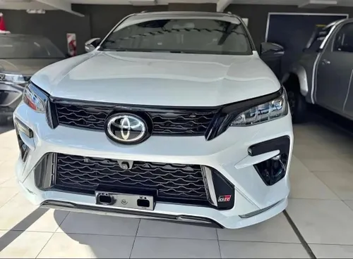 Toyota Fortuner GR 2026