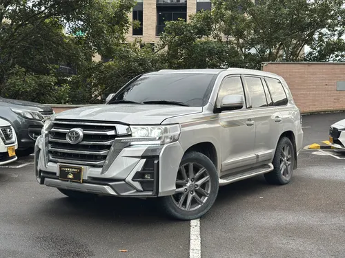 Toyota Sáhara Land cruiser LC200 4.5 v8 
