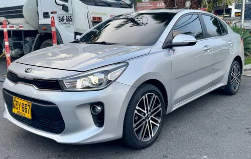 Vendo Kia Rio Zenith AT modelo 2018 FULL EQUIPO 