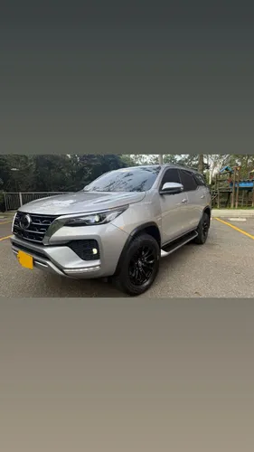 Toyota Fortuner SRV
