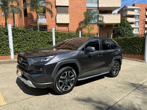 TOYOTA RAV4 XROAD 2020 ÚNICO DUEO RINES DE LUJO 