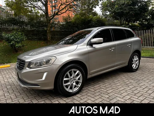 VOLVO XC60 T6 MOMENTUM