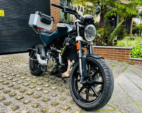 Husqvarna Svartpilen 200  Modelo 2021 