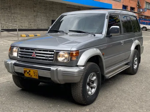 MITSUBISHI MONTERO 2006  4X4 REAL 7 PUESTOS