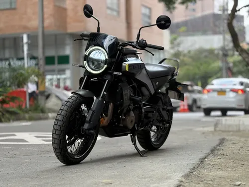 HUSQVARNA SVARTPILEN 401 2024