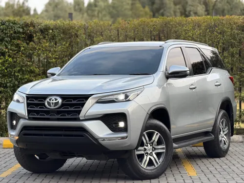 Toyota Fortuner SW4 2.4 Diesel 2021