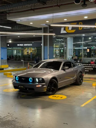 FORD MUSTANG COUPE CABRIOLET  2006