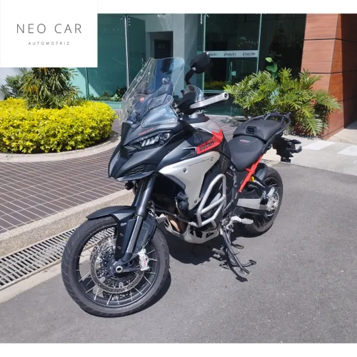 Ducati Multistrada V4 Rally modelo 2024 con 5.100 kms