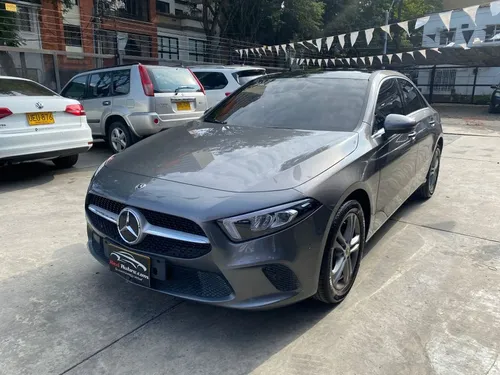 MERCEDES-BENZ A 200 PROGRESSIVE 1.3 TURBO . 29.000 KMS