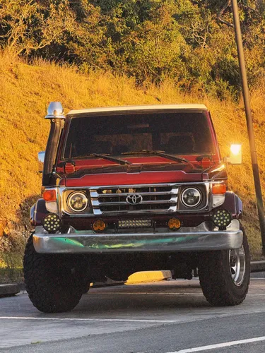 Toyota land cruiser fzj73 care vaca