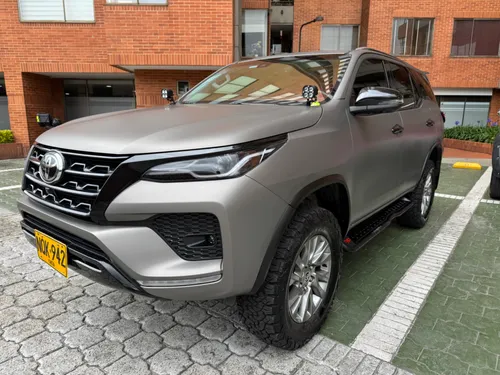 Toyota Fortuner SRV 2.4 4x2 2023