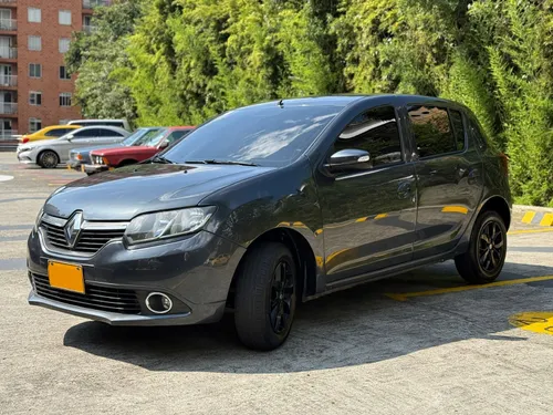 Renault Sandero 1.6 AT