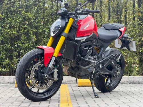Ducati Monster 2025