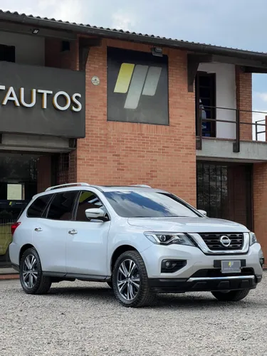 Nissan Pathfinder Exclusive 3.5 2011