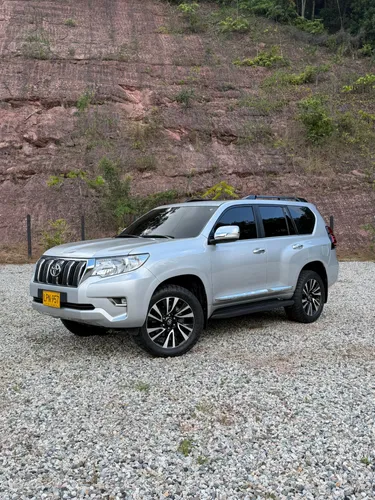 Toyota Prado txl 2022 diesel BLINDAJE 2 plus