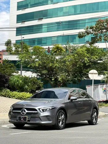 Mercedes Benz A200 Progressive 1.3cc Turbo